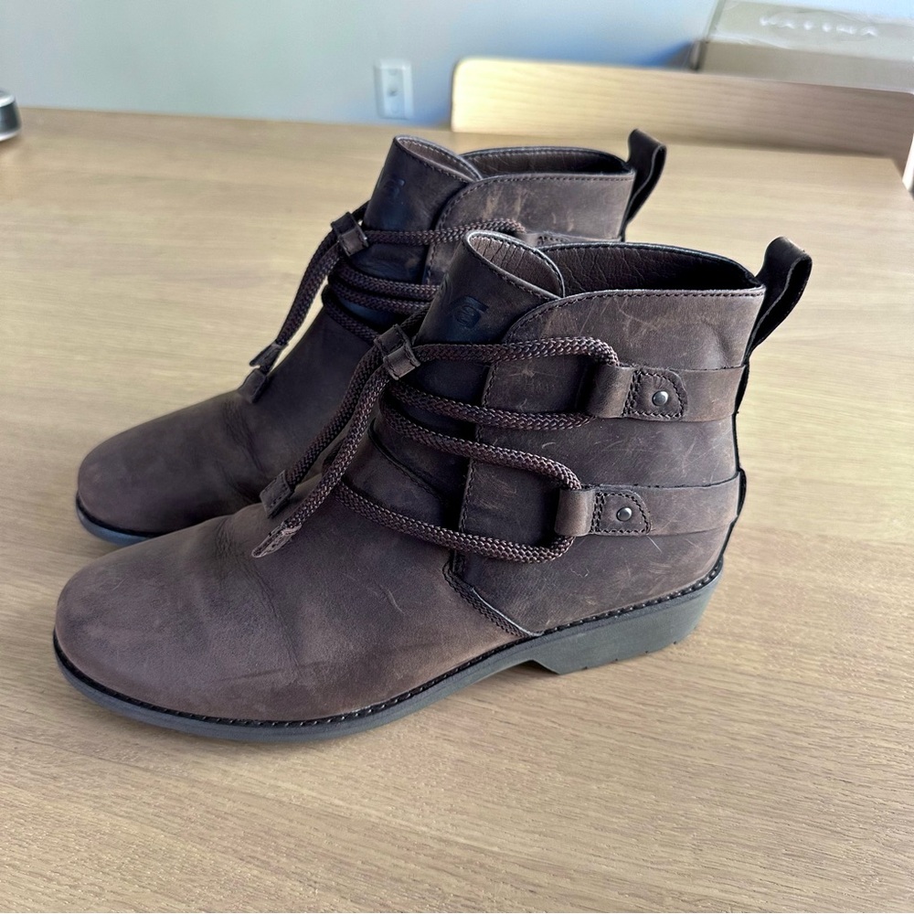 TEVA De La Vina Dos Shorty Brown Leather Waterproof Ankle Boots Short Sz 8 Indie